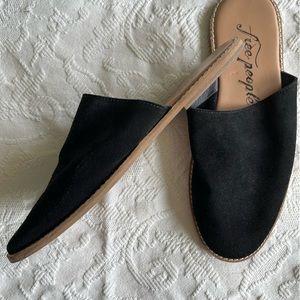 Free People 8.5 flats black suede slides mules 39 like new!